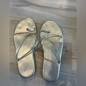 Ancient Greek Women's Metallic Gold/ Silver Strappy Toe-Loop Sandals